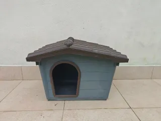 Casa para perro gris y marrón