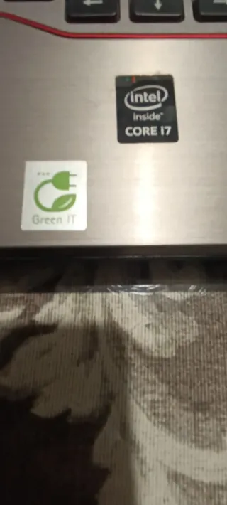 Portátil Fujitsu i7 con disco duro solido