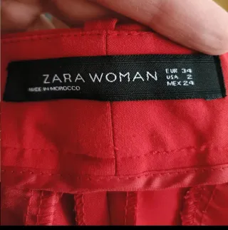 Pantalón de pinzas rojo