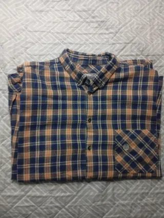 3 camisas 37€. 2 camisas 26€. 1 camisa 15€.