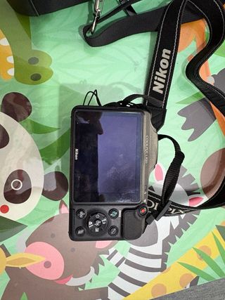 Cámara Nikon Coolpix 30x Zoom 16MP