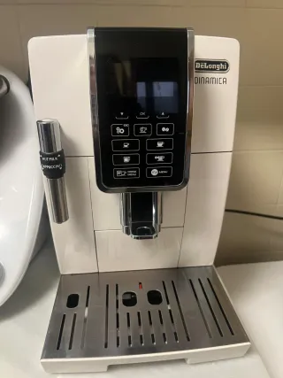 Cafetera DeLonghi Dinamica Blanca