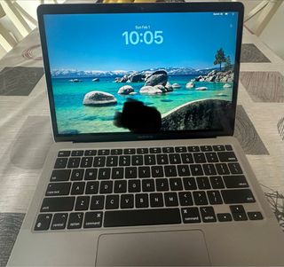 MacBook Air M1 2020 — 8GB — 256GB — Batería 91%