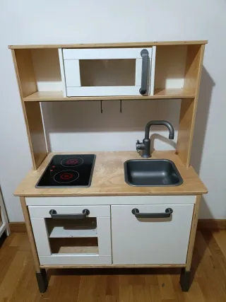 Cocinita infantil de madera