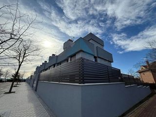 Casa adosada en alquiler en Valdebebas - Valdefuentes en Madrid