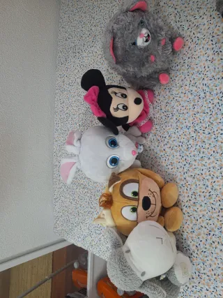 Lote de peluches variados