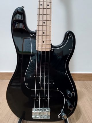 Bajo Squier Precision Bass PJ Fender