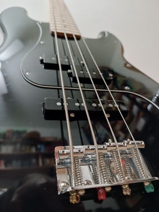 Bajo Squier Precision Bass PJ Fender