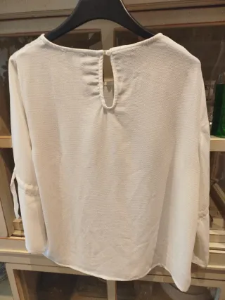 Blusa cruda manga francesa