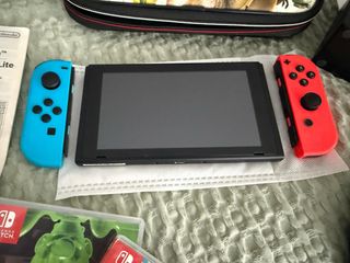 Nintendo Switch NUEVA sin  juegos incluidos