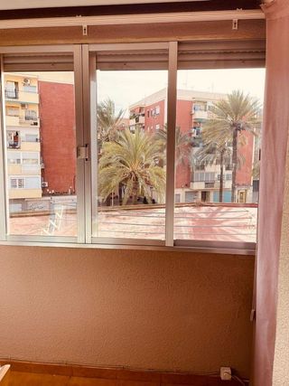 Piso en alquiler en Ciutat Fallera en Valencia