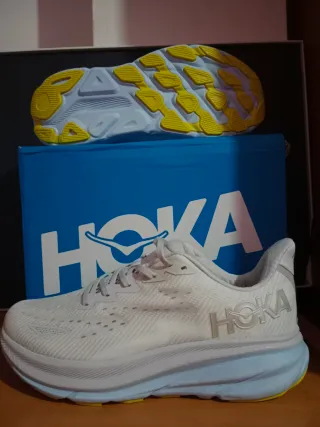 Zapatillas Hoka Blancas y amarillas /nuevas