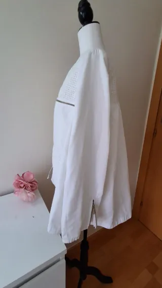 Gabardina Blanca Purificación García