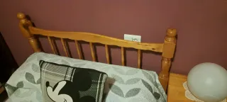 2 Camas de madera y mesita