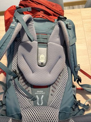 Mochila Deuter Aircontact 45+10 Roja