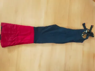 Peto de nieve azul y granate