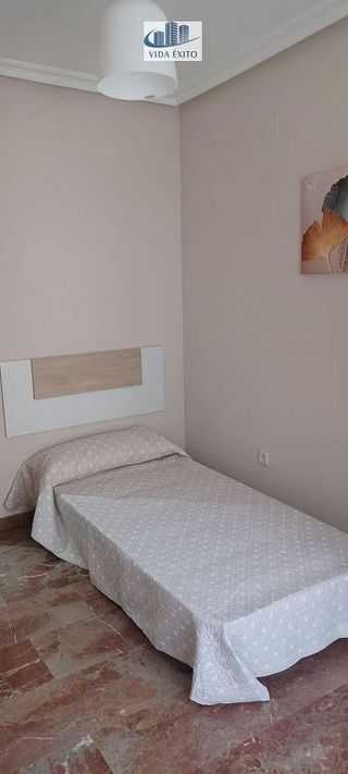 Piso en alquiler en Linares