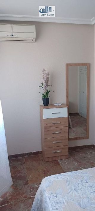 Piso en alquiler en Linares