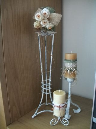 Perchero de pared, cestas contenedores, y otros...