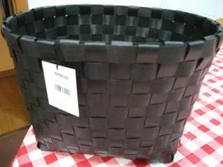 Perchero de pared, cestas contenedores, y otros...