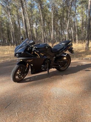 Yamaha R1 2013 Negra