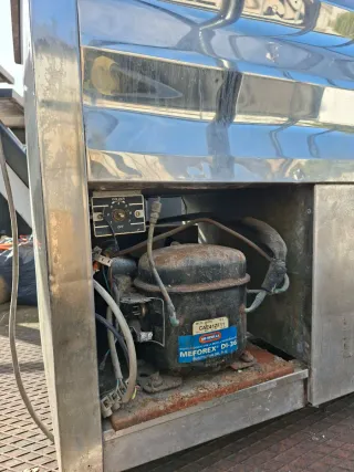 Nevera botellero 4 puertas inoxidable