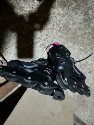 . Patines en línea azules para niños