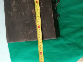 2 vecchie scatole in legno