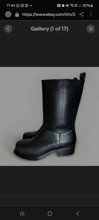 Botas negras de cuero con punta cuadrada