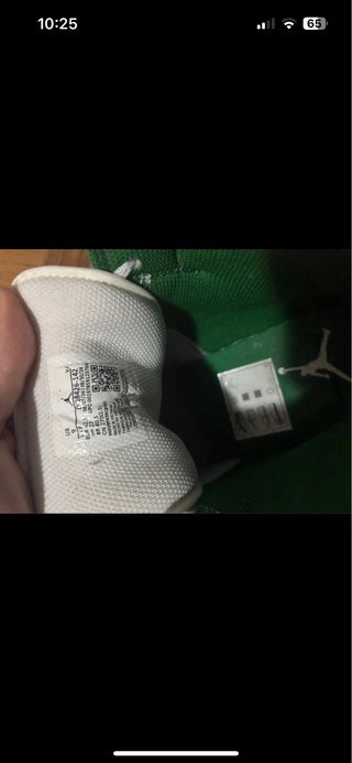 Zapatillas Jordan Blancas y Verdes