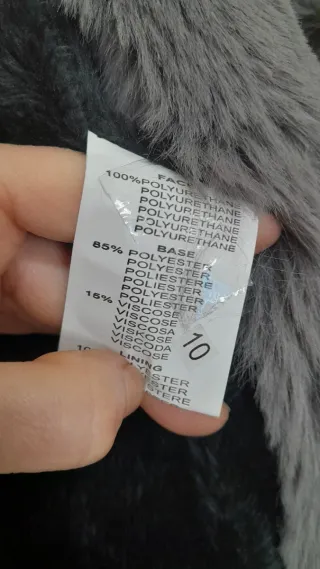 Cappotto con cintura e pelliccia sintetica