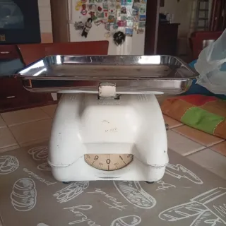 Bilancia da cucina vintage bianca Inca Super