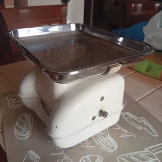 Bilancia da cucina vintage bianca Inca Super