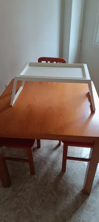 Mesa para desayunar en la cama