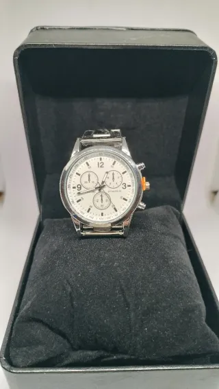 Reloj Clásico Metálico Nuevo