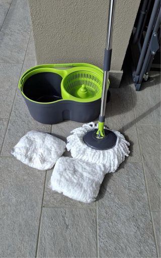Mocio Lavapavimenti con Secchio e Ricambi