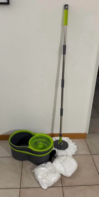 Mocio Lavapavimenti con Secchio e Ricambi