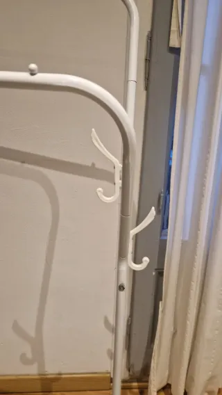 Appendiabiti metallico con scarpiera