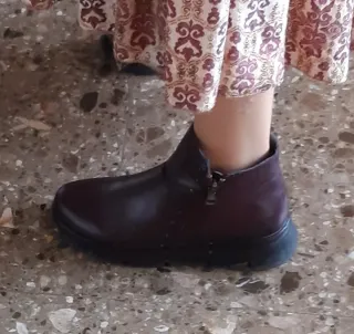 Botines de piel mujer color burdeos