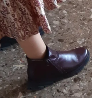 Botines de piel mujer color burdeos