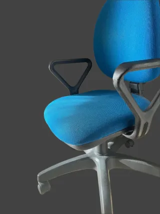 Sedia da ufficio girevole con braccioli