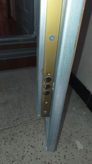 Puerta de seguridad Ocupa con 2 llaves