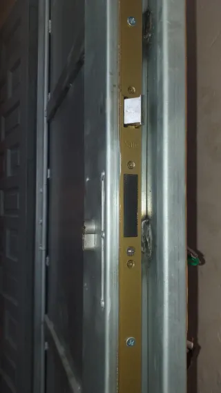 Puerta de seguridad Ocupa con 2 llaves