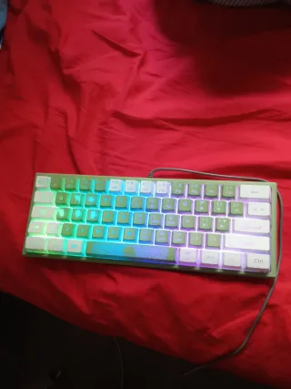 Teclado Ziyoulang RGB Compacto Verde +alfombrilla