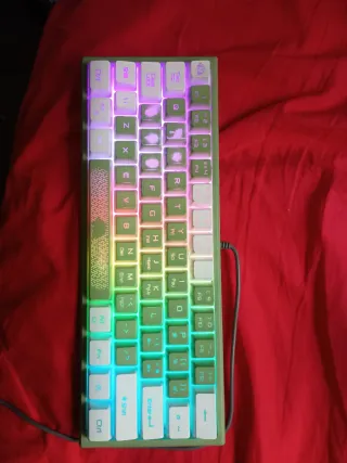 Teclado Ziyoulang RGB Compacto Verde +alfombrilla