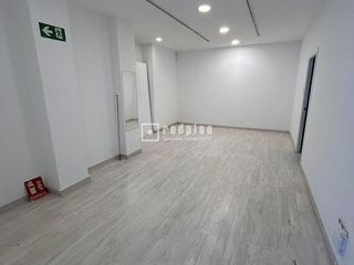 Local comercial en venta en Mariblanca - Villafontana en Móstoles