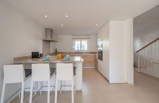 Casa adosada en alquiler en Nueva Alcántara en Marbella