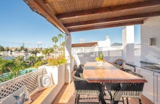 Casa adosada en alquiler en Nueva Alcántara en Marbella
