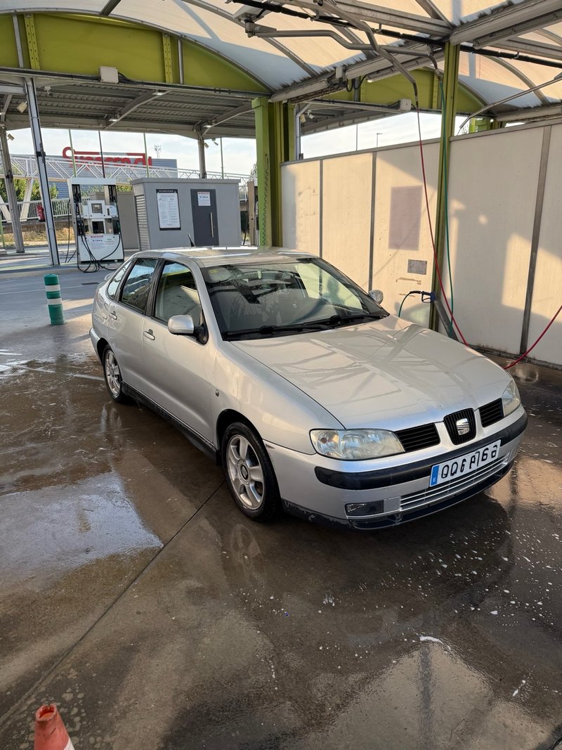 SEAT Cordoba 2000 - foto 1