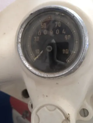 Tatran 125 Scooter Clásica